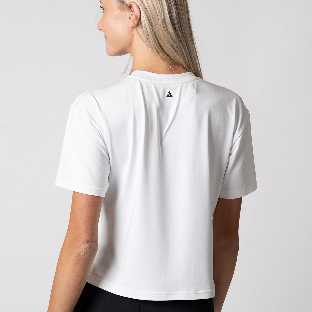 Joola Women's Court Crop Tee