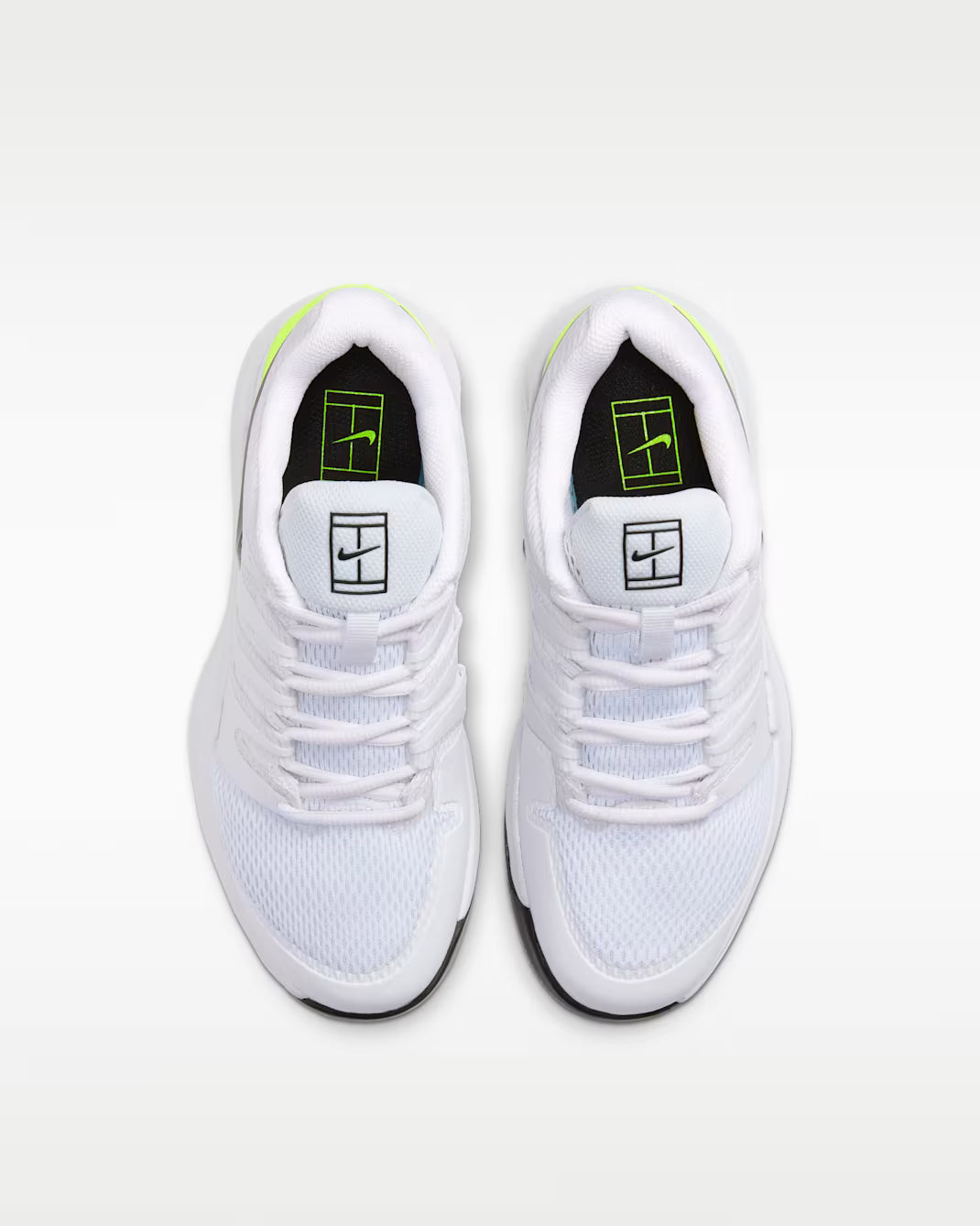 NikeCourt Jr. Vapor X